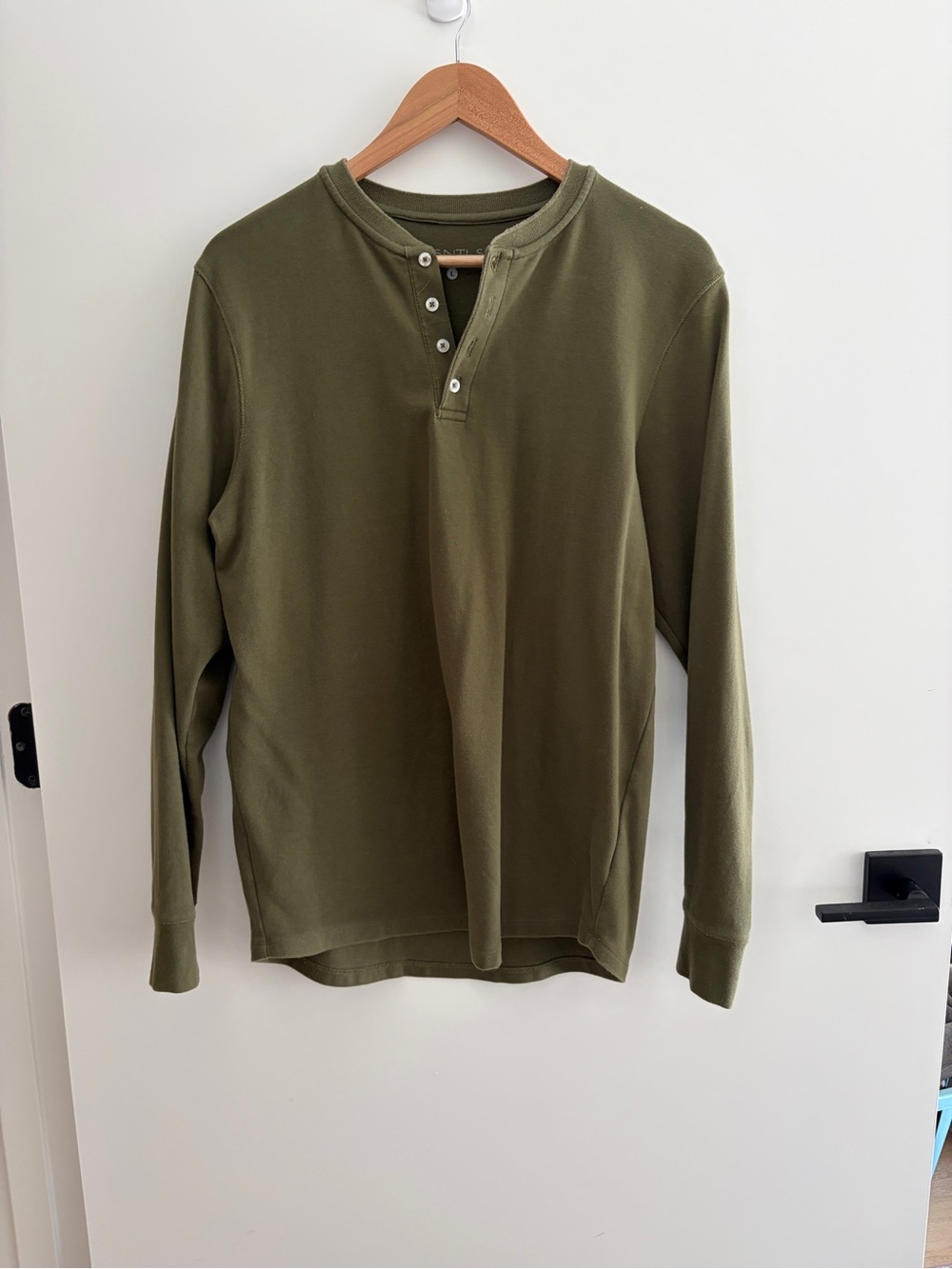 ESNTLS Men's Olive Long-Sleeve Henley Size Large